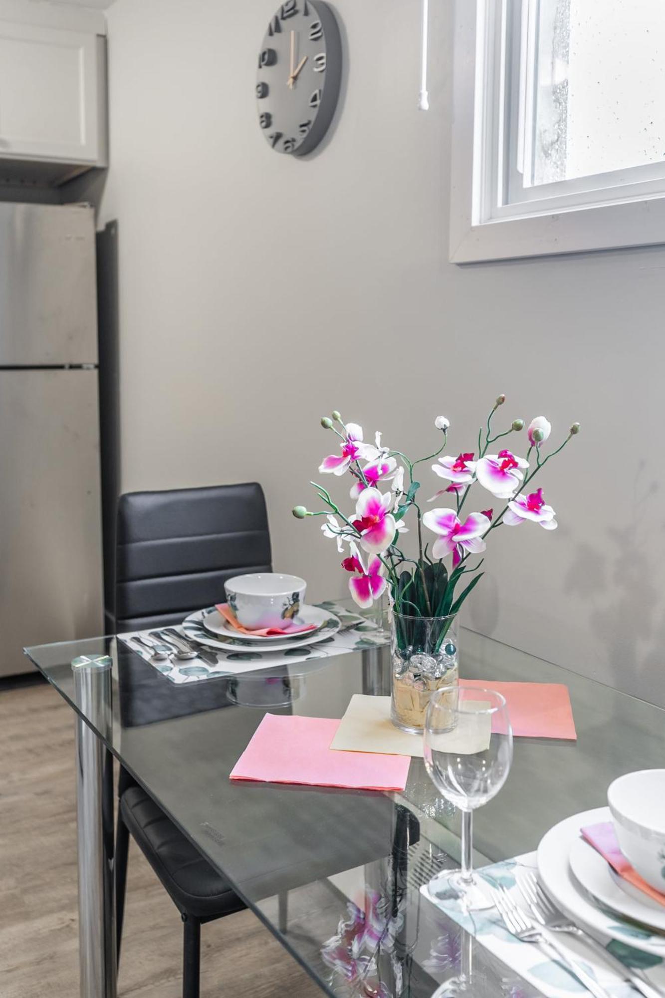 1Br Basement Condo - James Street Hamilton Eksteriør bilde