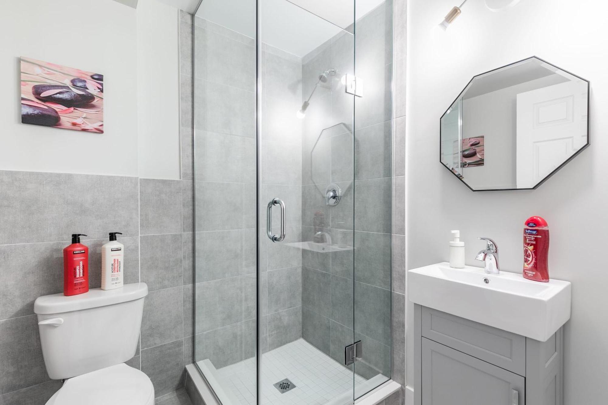 1Br Basement Condo - James Street Hamilton Eksteriør bilde